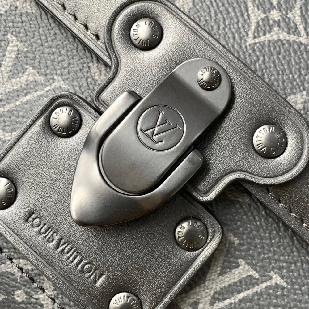 Louis Vuitton 🖤 Monogram Eclipse 🖤 Soul Trunk - Picture 7 of 8